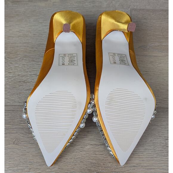 Azalea Wang Amelia Heels Pumps 6 Gold Satin Rhinestone Pearl Embellished 4" NEW - Picture 9 of 12